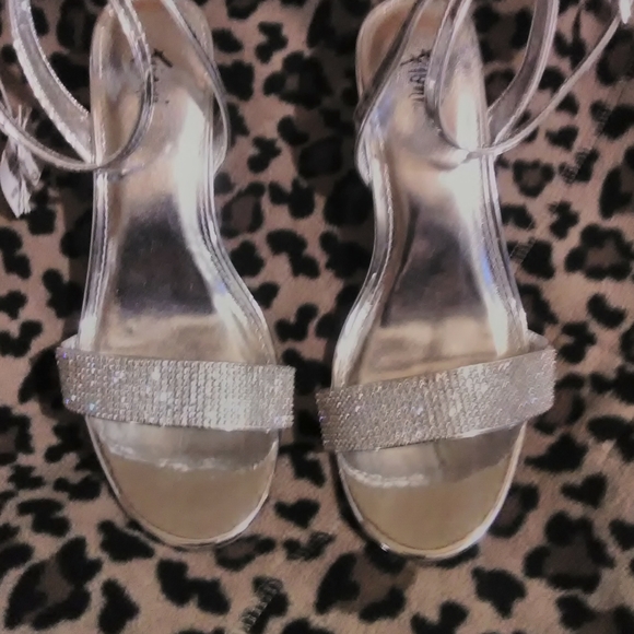 Ring Set - Picture 2 of 4